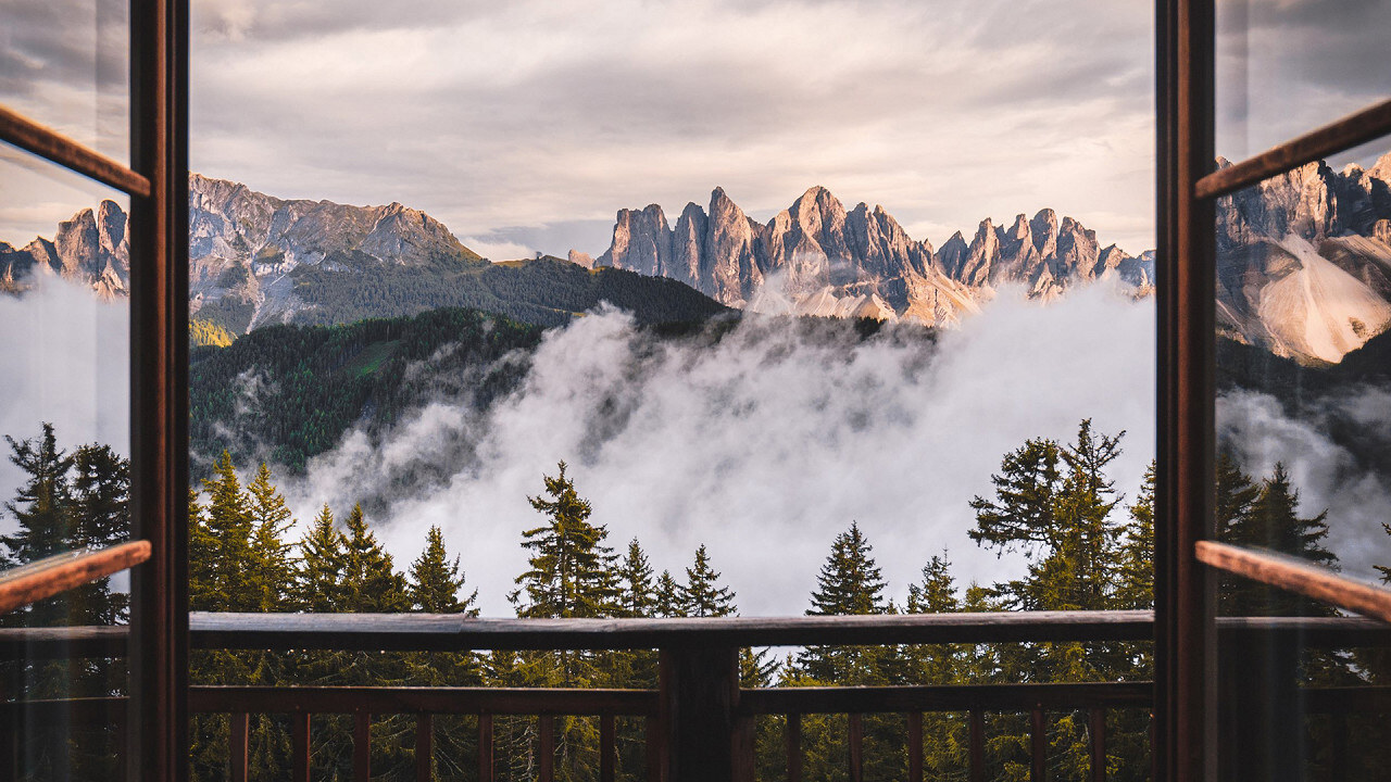 Forestis — a panoramic relaxation room facing the peaks
