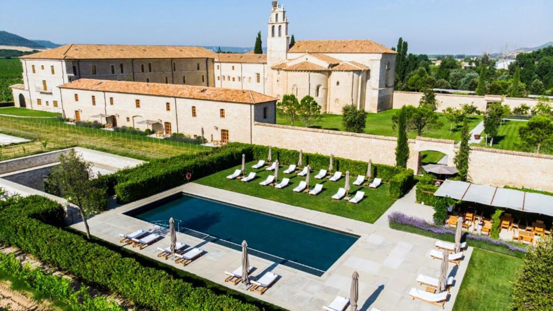 Abad&iacute;a Retuerta &mdash; pool and gardens from above