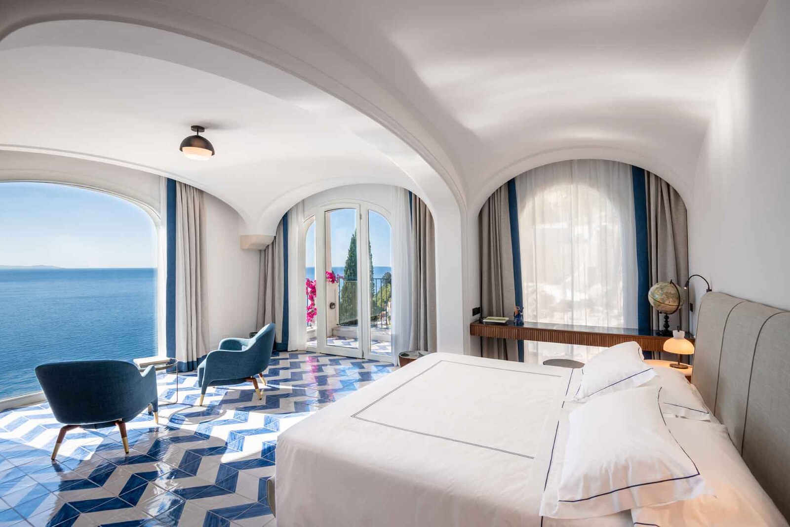 Borgo Santandrea &mdash; a tiled suite with a sea view