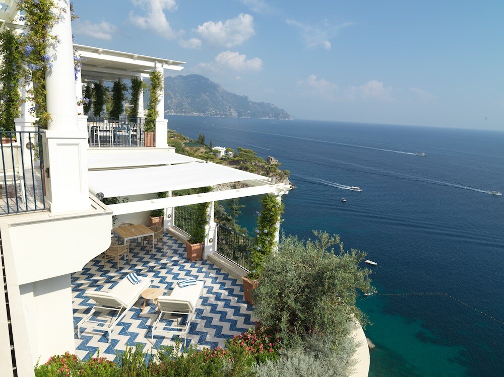 Borgo Santandrea &mdash; a lemon-shaded terrace over the sea