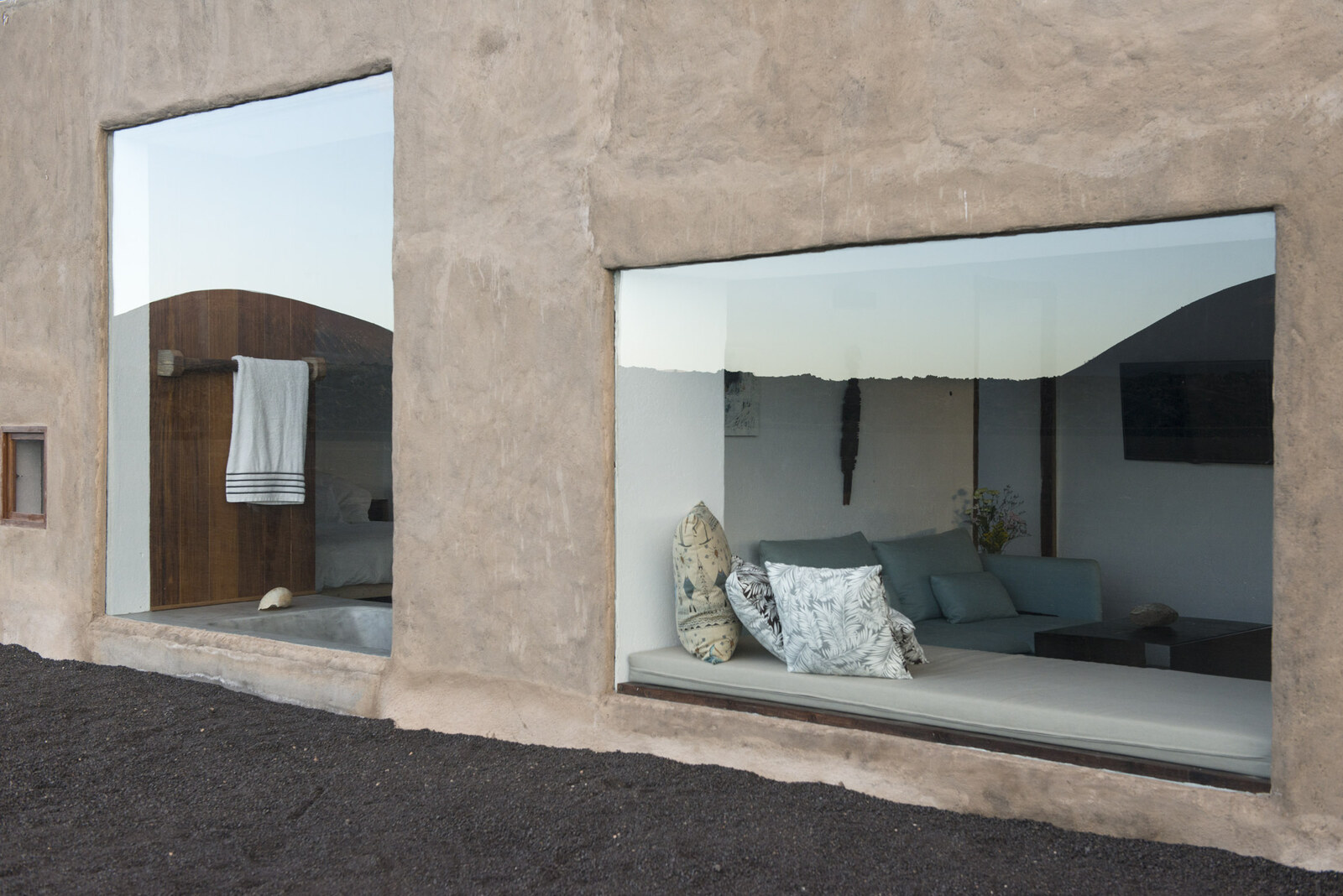 Buenavista Lanzarote &mdash; the rendered facade and its deep window seats