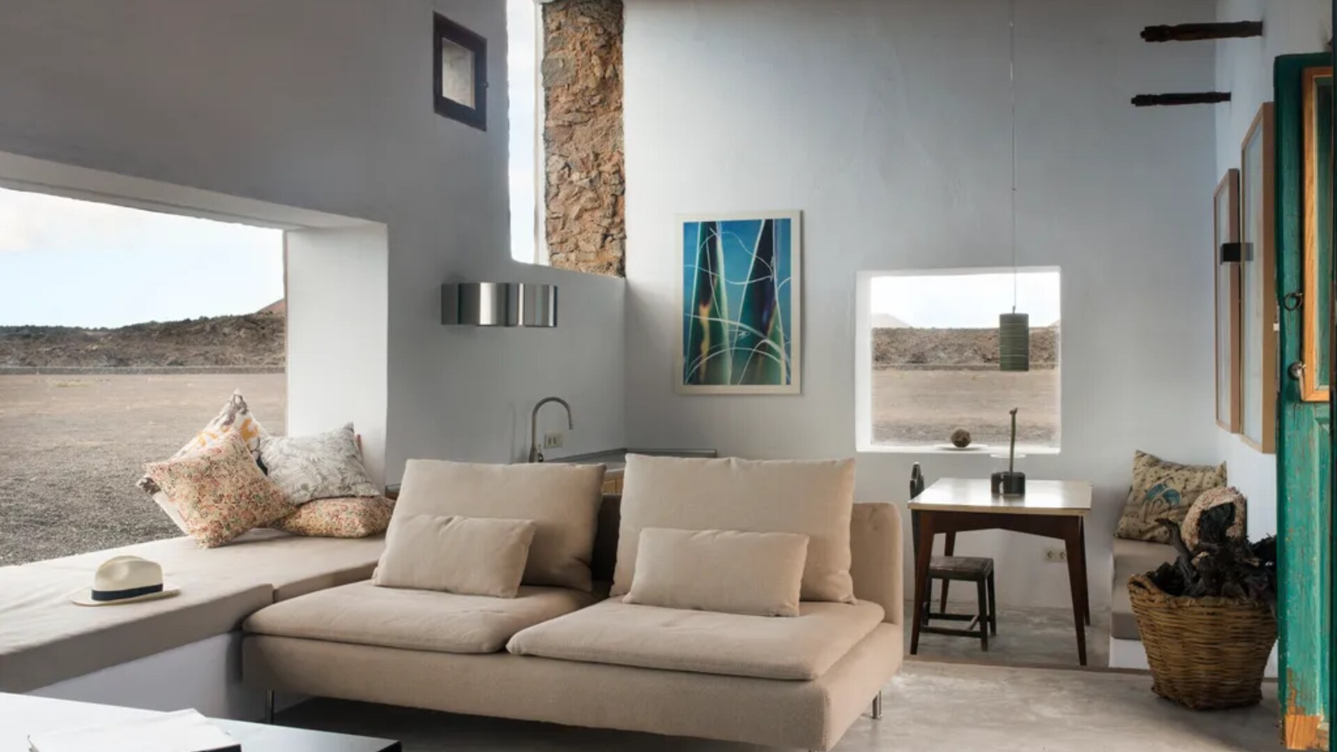 Buenavista Lanzarote &mdash; double-height living room