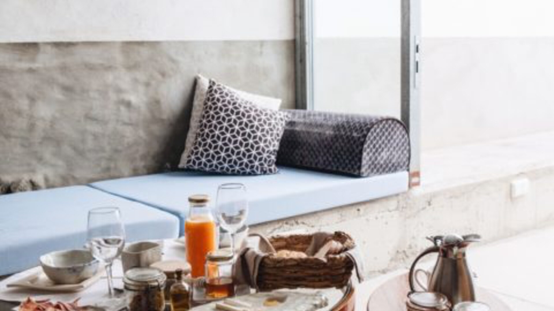 Buenavista Lanzarote &mdash; breakfast on the blue bench