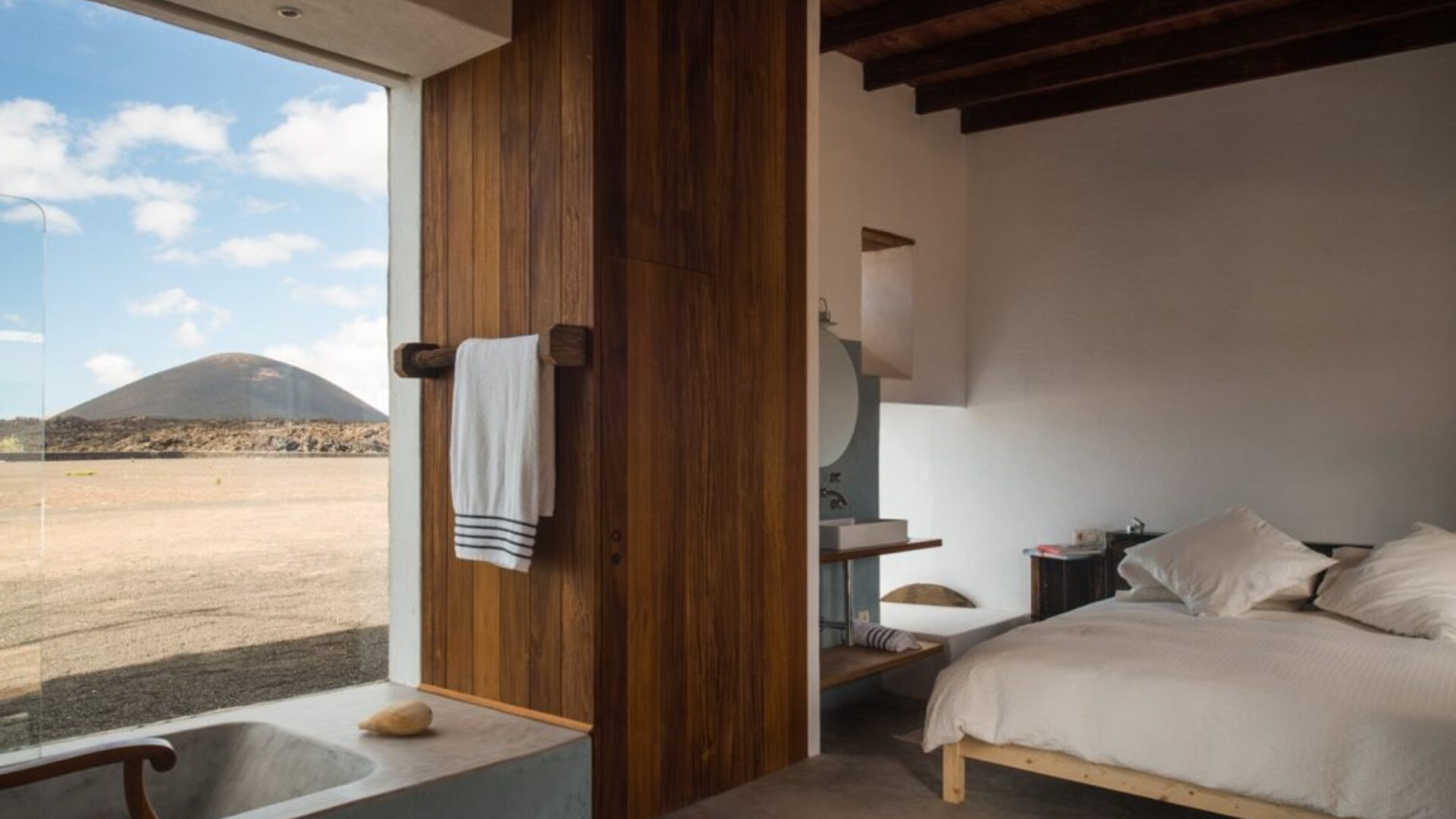 Buenavista Lanzarote &mdash; bedroom open to the volcanic plain