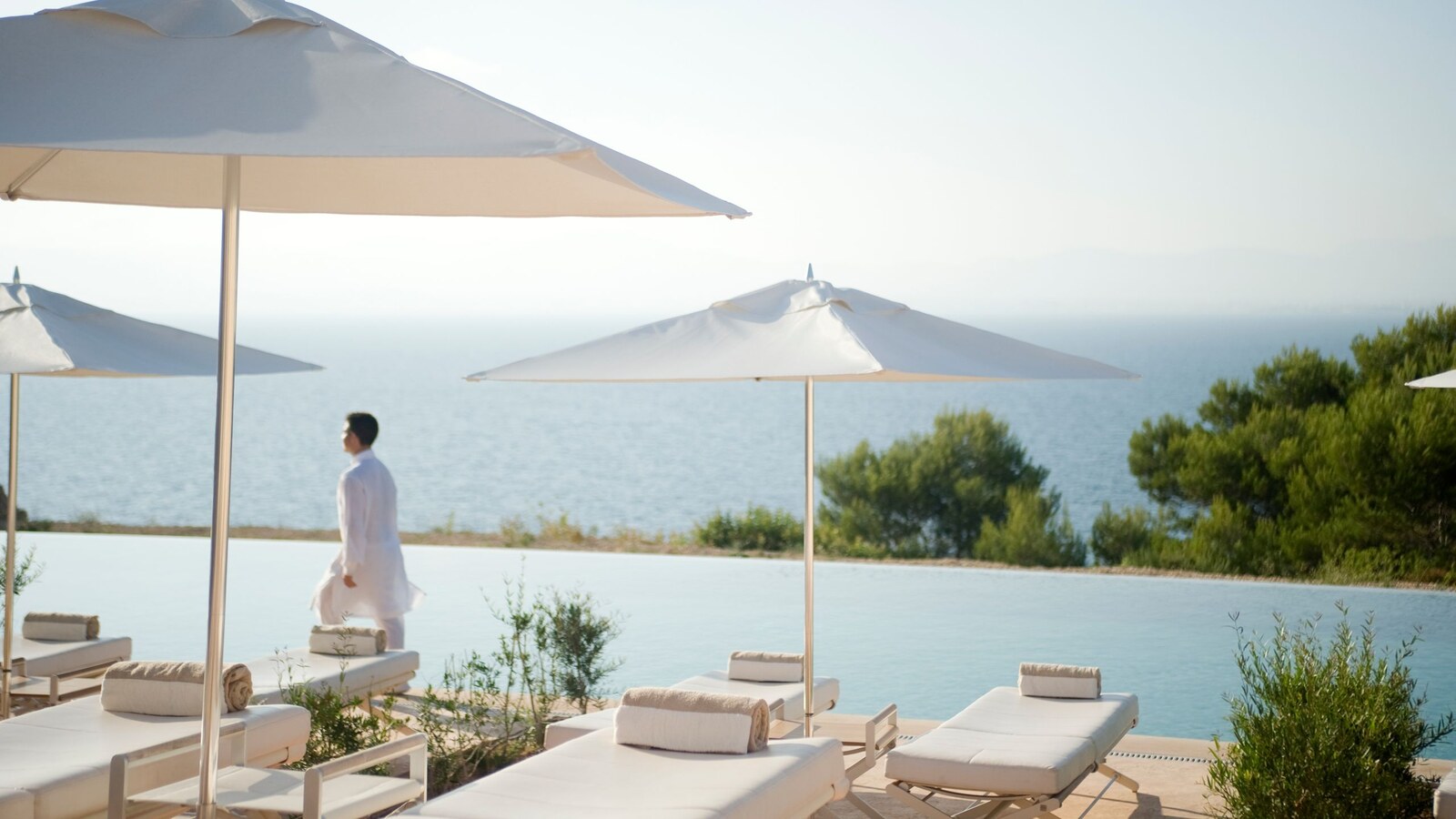 Cap Rocat &mdash; the infinity pool over the bay
