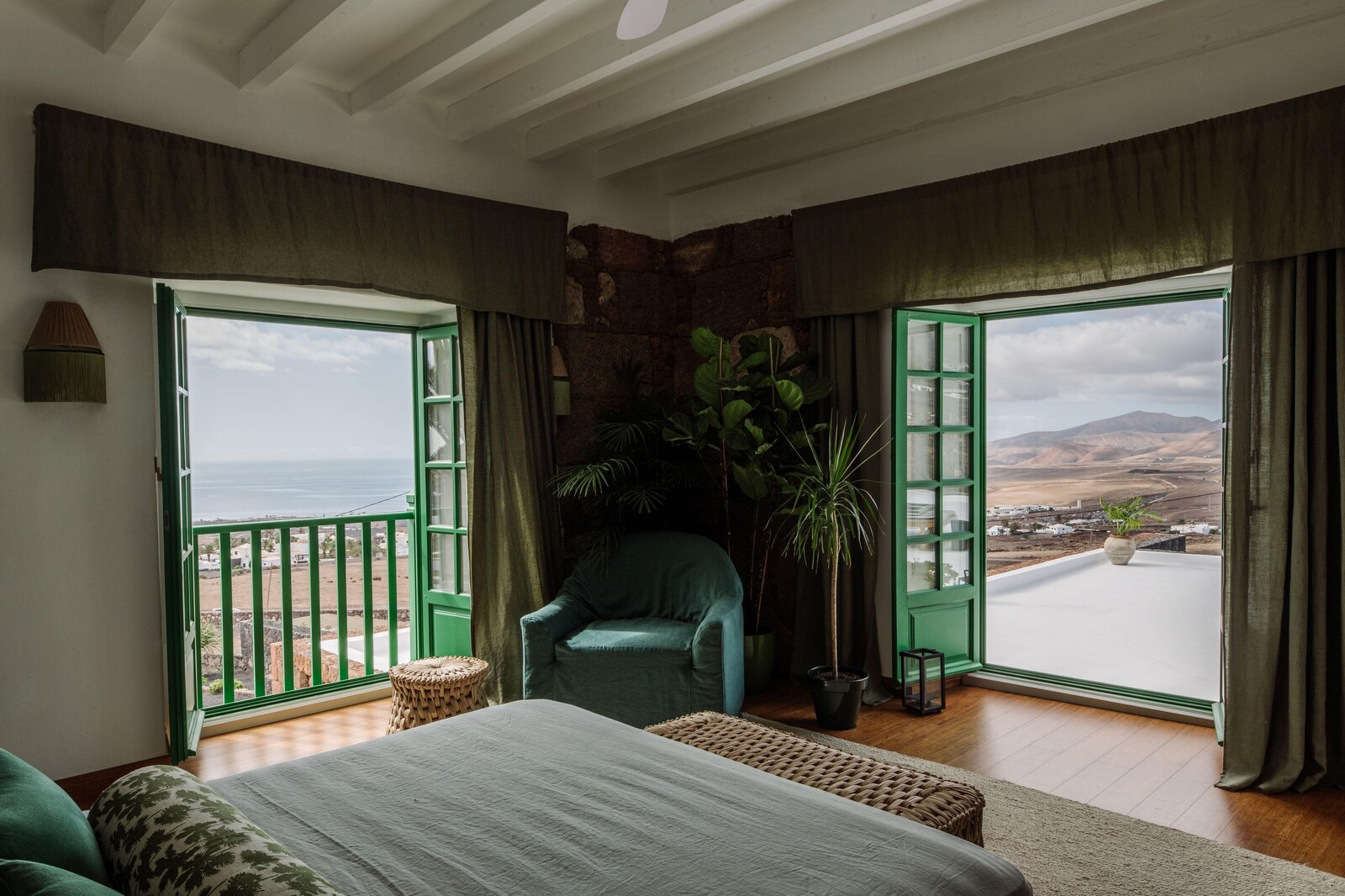 C&eacute;sar Lanzarote &mdash; a guest room opening to the sea