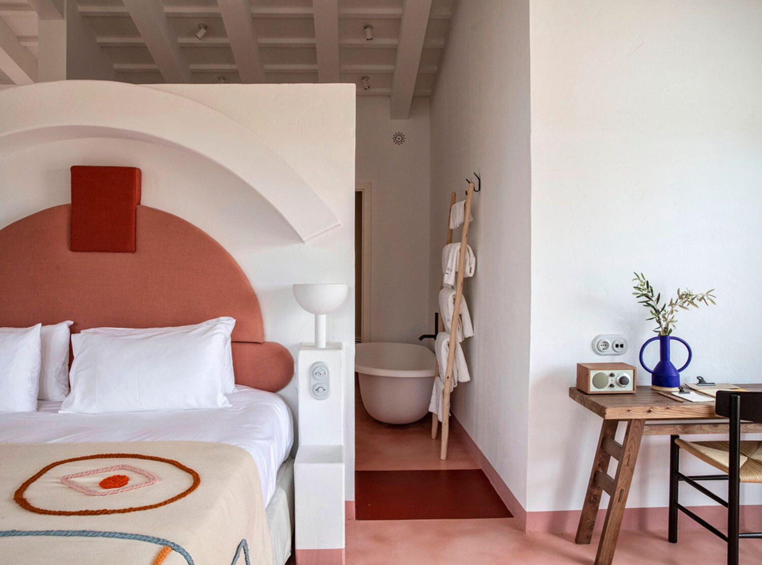 Menorca Experimental &mdash; a guest room