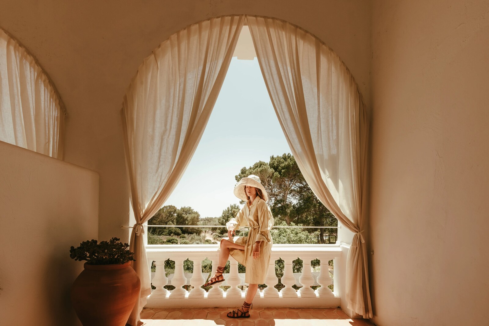 Menorca Experimental &mdash; an arched balcony onto the grounds