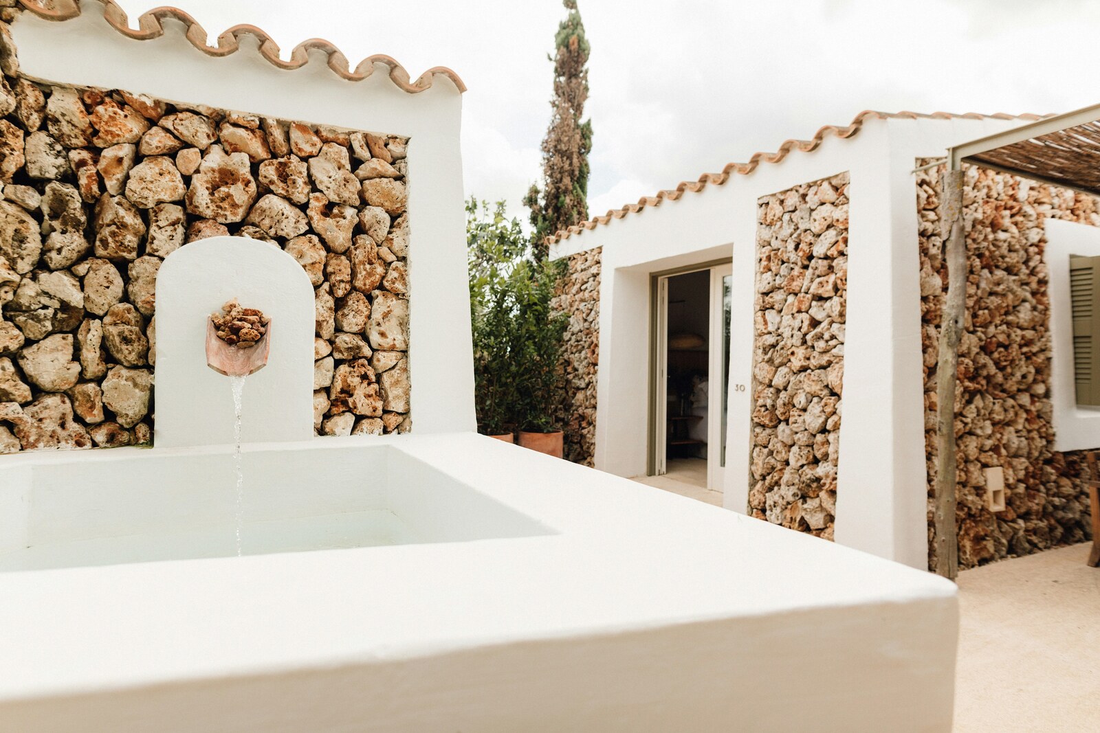 Torralbenc &mdash; a garden cottage with a private plunge pool