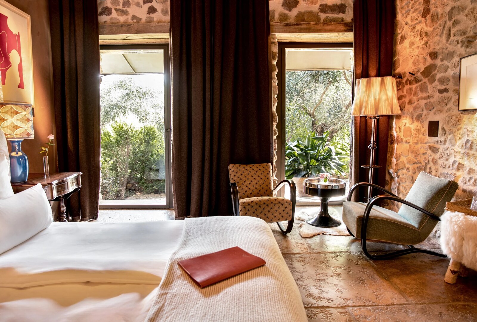 La Donaira &mdash; a room opening to the gardens