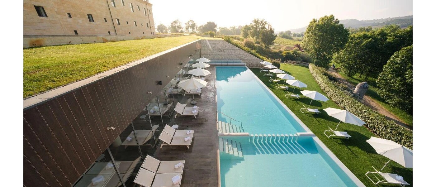 Castilla Termal Monasterio de Valbuena &mdash; the outdoor pool over the vineyards