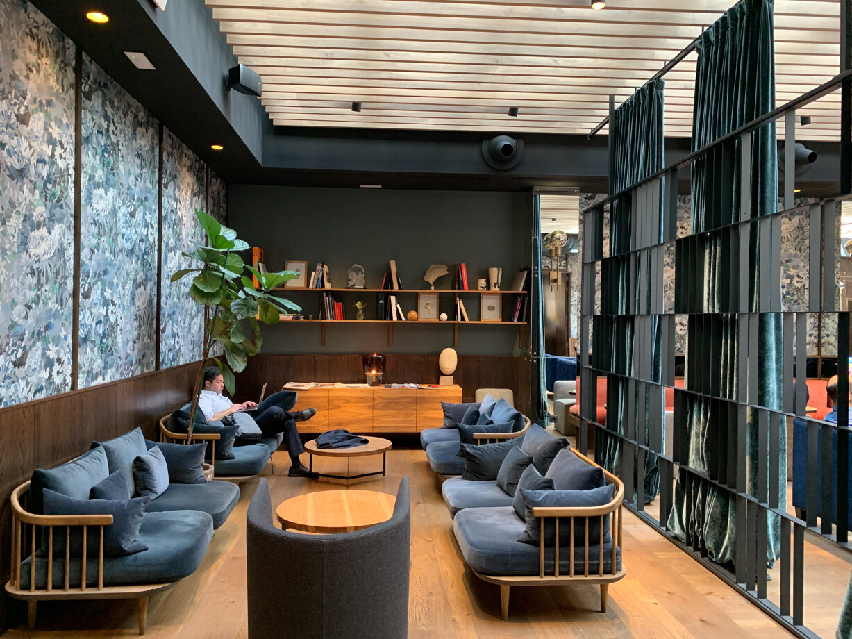 T&oacute;tem Madrid &mdash; the library lounge