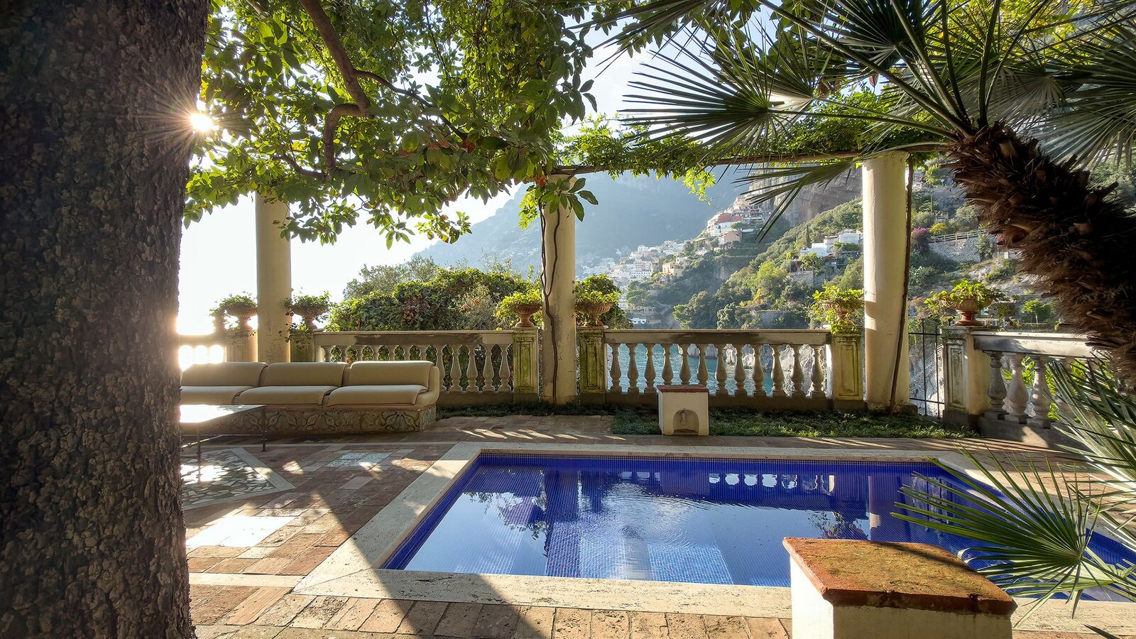 Villa Treville &mdash; a pool terrace above Positano